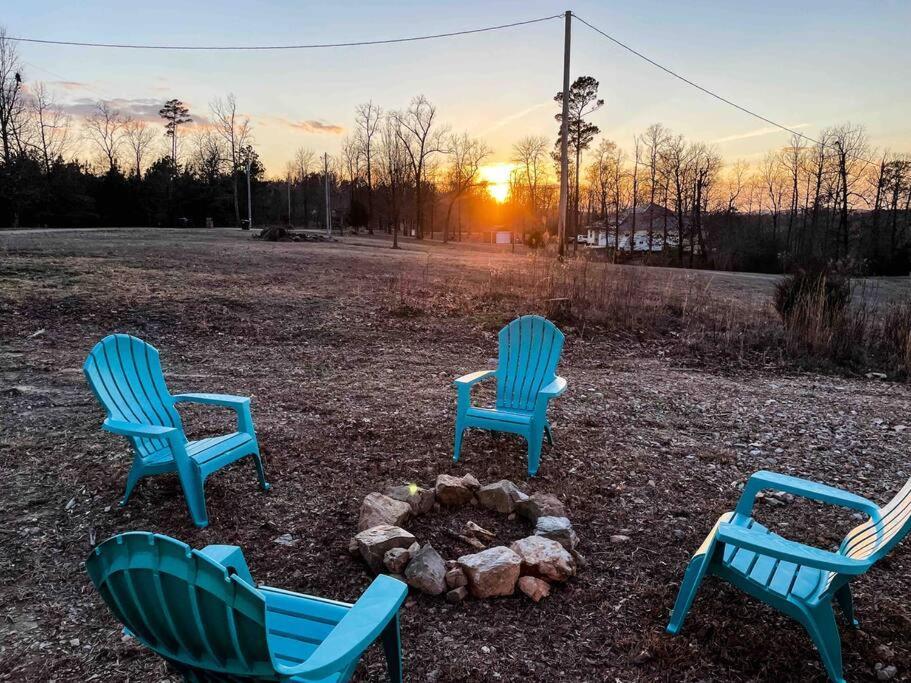 Private Tiny Home Royal Ridge Getaway Экстерьер фото