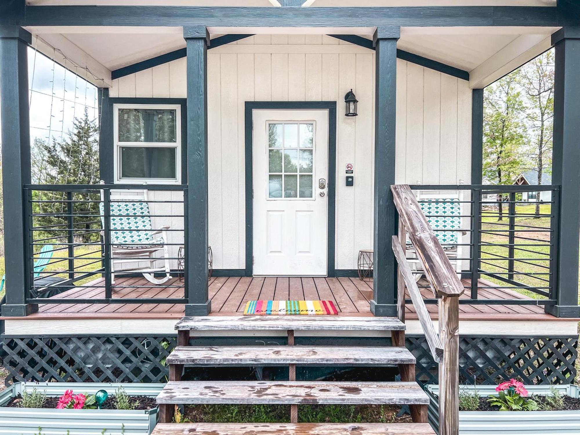 Private Tiny Home Royal Ridge Getaway Экстерьер фото